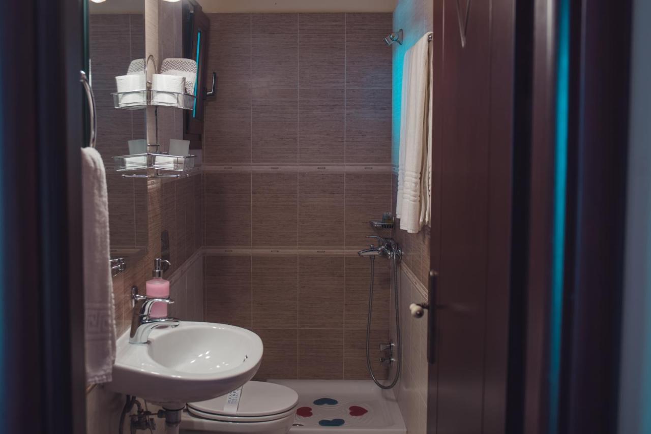 Filoxenia Hotel Koutsodímos エクステリア 写真