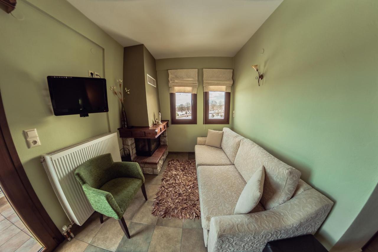 Filoxenia Hotel Koutsodímos エクステリア 写真